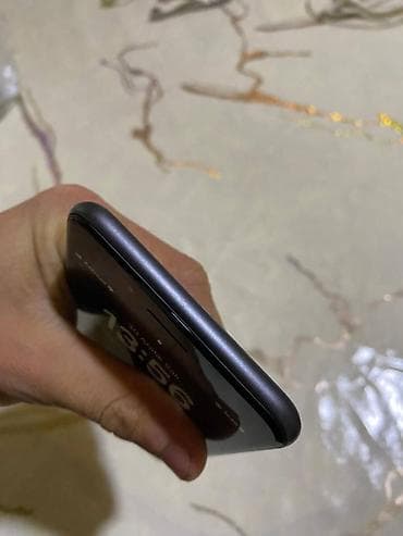 samsung edge 8: IPhone 8 Plus, 128 GB, Qara, Barmaq izi, Simsiz şarj, Face ID — 3