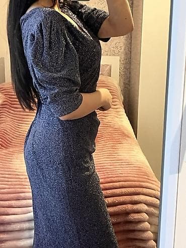 palto qadın üçün: Qadın paltarı – 2 model 1) Parıltılı tünd mavi midi don - Parça — 1