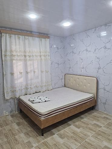 gencede ev: 3 otaqli.Aileye verilir.Razinde Fidan sadliq evinin yani — 8