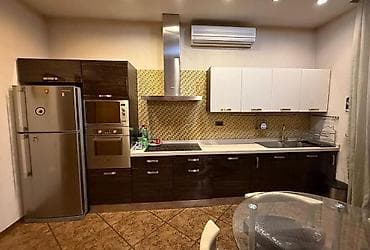 Metbex mebeli satilir. 1200 azn. Ustunde soyducu moyka aspirator