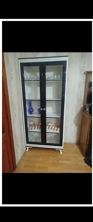 Şüşəli dolab vitrini, Yeni, Ünvandan götürmə lalafo.az -da Şüşəli dolab vitrini, Yeni, Ünvandan götürmə