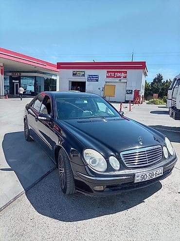 audi tt: Mercedes-Benz E-Class: 2.6 l | 2004 il Sedan — 5
