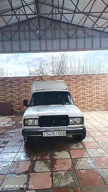 4 goz qaz: VAZ 2104/2105 əsaslı yük furqonu (açıq kasa üzərində yüksək metal — 3