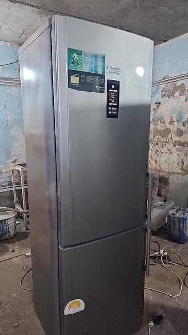 2 двери Hotpoint Ariston Холодильник Продажа, цвет - Серебристый at lalafo.az 2 двери Hotpoint Ariston Холодильник Продажа, цвет - Серебристый