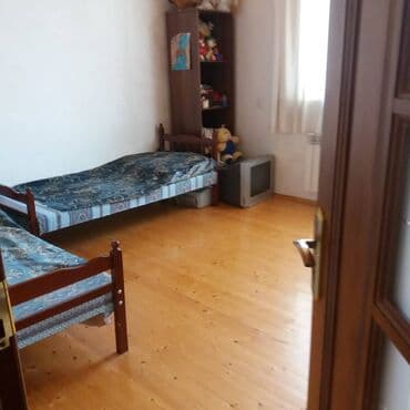 qaracuxurda ev: 70 kv. m, 2 otaqlı — 3