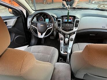 07 ma: Chevrolet Cruze: 1.4 л | 2013 г. 300 км Седан — 10
