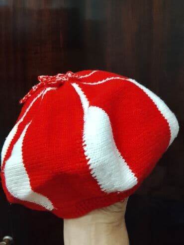 qadın paltarı: Qırmızı-ağ zolaqlı toxunma beret - Dizayn: Qırmızı və ağ rəngli — 6