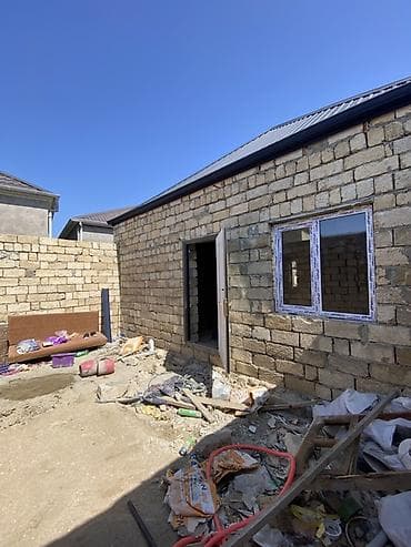 gencede ev: Salam Aleykum. Masazırda, Heydər Əliyev plakatından yuxarı hissədə — 8