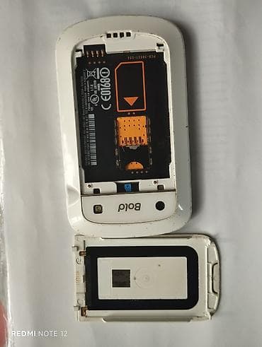 nokia asha 501: Ежевика Bold Touch 9900, 8 ГБ, цвет - Белый, Кнопочный, Сенсорный — 2