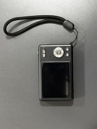 Kompakt Rəqəmsal Fotoaparat – 4K Mega Pixels istifadə olunmayıb — 3