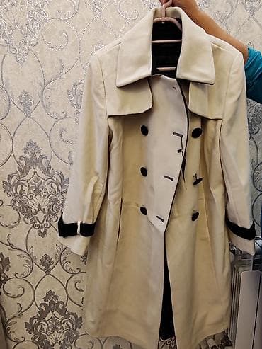 Личные вещи: Qadın palto – krem rəngdə, qara detallarla. Turkiye istehsali - — 2