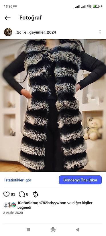 jiletler: Qadınlar üçün uzun süni kürk jilet - Rəng: qara–boz zolaqlı (ombrə — 1