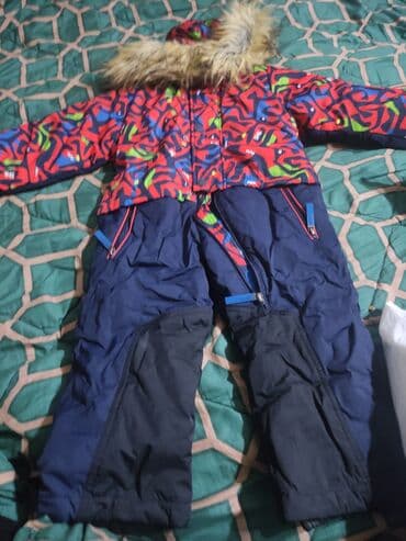 Uşaq üçün qış kombinezonu - Üst hissə: rəngarəng (qırmızı-mavi-yaşıl)