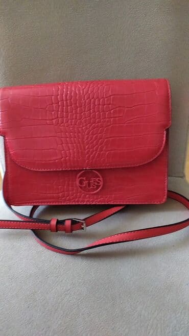 Çiyin çantası, Guess, Yeni