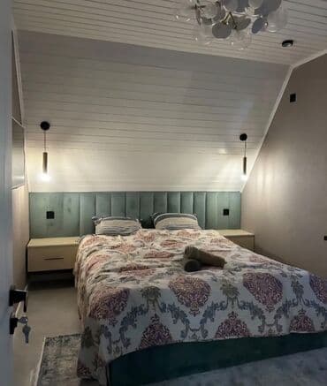 saray heyet ev: A-Frame üslubunda müasir iki mərtəbəli ev – geniş panoram pəncərələr — 2