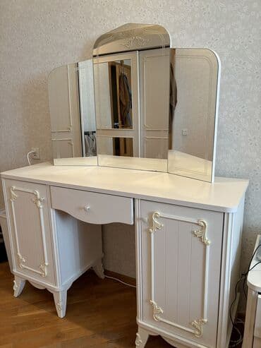 taxta işlenmiş: Б/у, Трюмо, Дерево, Нет кредита, Нет доставки — 1