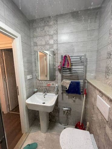 ecemide kohne tikili evler: Nəsimi rayonu,20 yanvar metrosu yaxınlığında,1 otaqdan, 2 otağa — 6