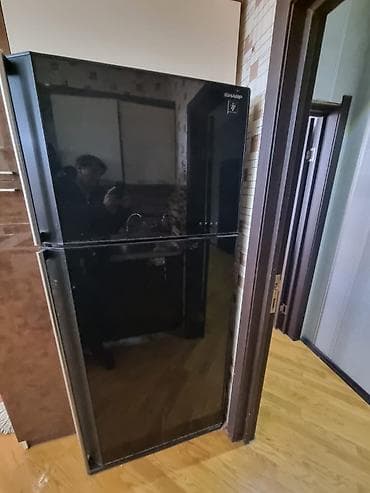 soyuducu biryusa: İşlənmiş 2 qapılı Sharp Soyuducu Satılır, rəng - Qara — 1