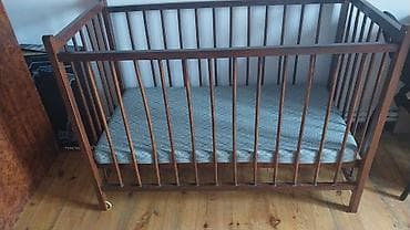 Oğlan və qız üçün, Dördbucaq, Beşik, Dəstsiz, Matras ilə, Yellənmə mexanizmsiz