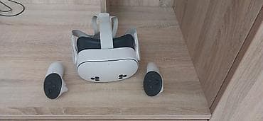 3 d panel: Meta Quest 3S Oculus Quest3S VR eynəkləri və 2 ədəd hərəkət — 1
