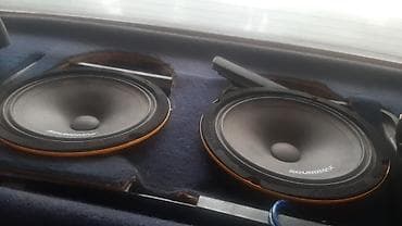 Soundmax avtomobil akustikası – arxa rəfdə quraşdırılmış 2 ədəd