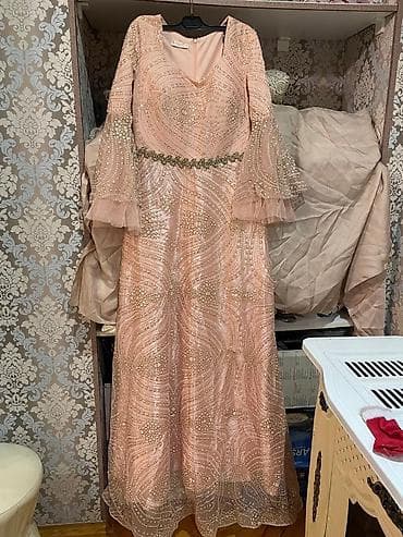 dest geyimler instagram: Əlimdə müxtəlif model toy və nişan paltarları var. Hamısı səliqəli — 2