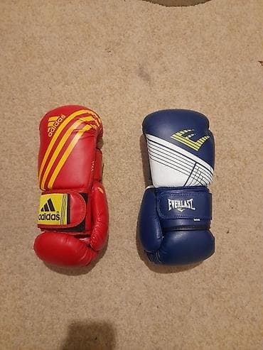 Əlcəklər: Boks əlcəkləri dəsti yenidir isledilmeyib mavi olan 20 azn,qirmizi — 1