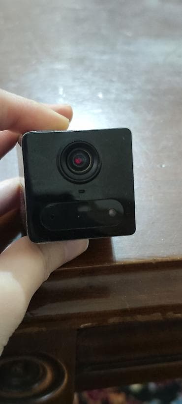EZVIZ mini təhlükəsizlik kamerası 2dəfə istifadə olunub yenidir. -
