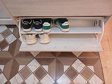 2 əl dolablar: Ayaqqabiliq yeni alinib 350azn e alinmisdi cox ayaqqabi yerlesir — 3