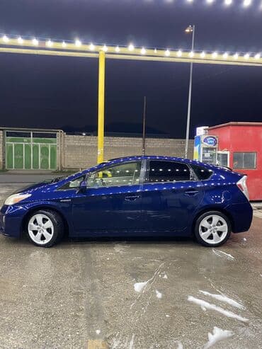 турбо аз подержанные автомобили таеота приюс аренд: Toyota Prius: 1.8 l | 2013 il Sedan — 4