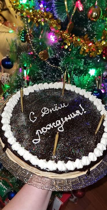 samovar cay: Şokoladlı-balı tort 2 kinodan aşağı götürmürəm 2 kg tort-50 manat — 2