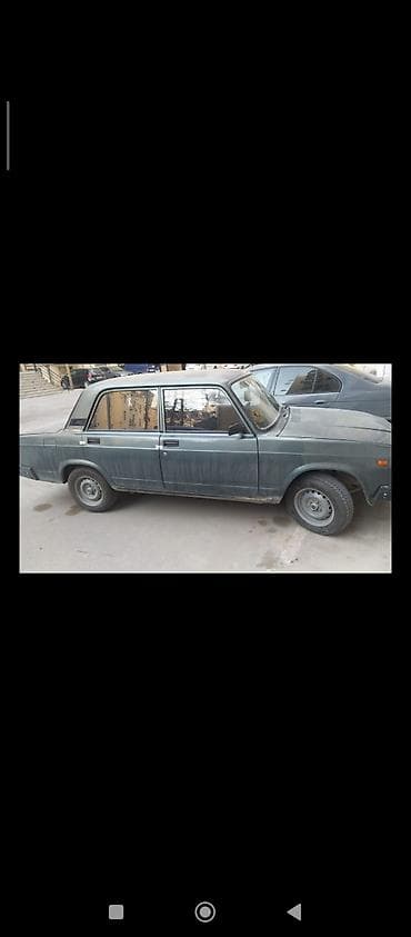 VAZ 2107 sedan - Korpus: 4 qapılı, tünd yaşıl rəng, klassik “yeddi”