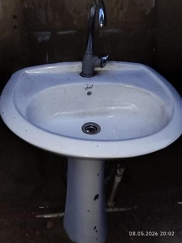 papaq sekilleri: Ayaqüstü (piedestal) hamam çanağı və qarışdırıcı kran dəsti - — 1