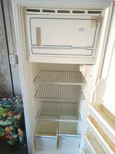 qapalı soyuducu: Bir kameralı məişət soyuducusu - Üst hissədə ayrıca dondurucu bölmə — 2