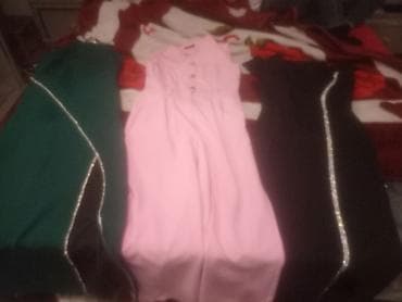 cicekli don: Qadın geyimləri – 3 fərqli don - Modellər: - Zümrüd-yaşıl don — 6