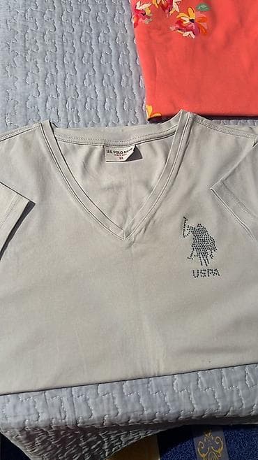 U.S. Polo Assn. qadın T‑şortu - Model: V‑yaxalı, qısaqol - Brend və