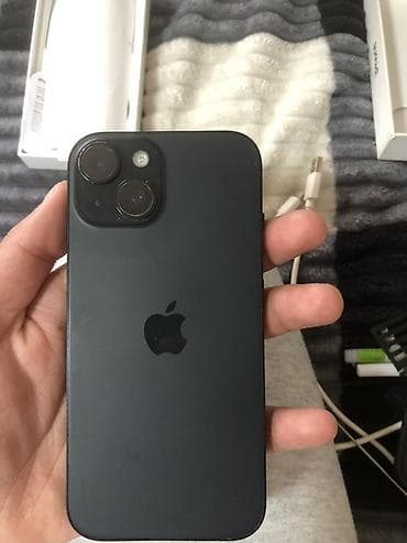 knopkalı: IPhone 15, Midnight — 2