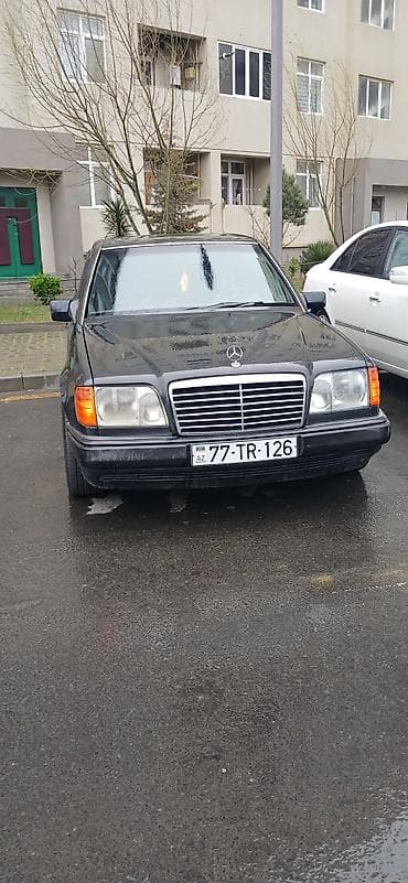 Mercedes-Benz E 220: 2.2 l | 1994 il Sedan