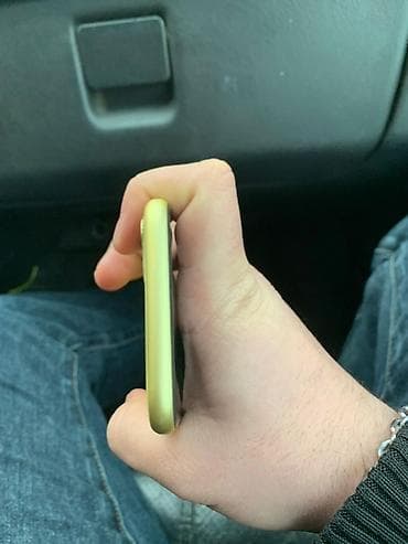 iphone xs kamera: IPhone 11, Sarı, Face ID — 2