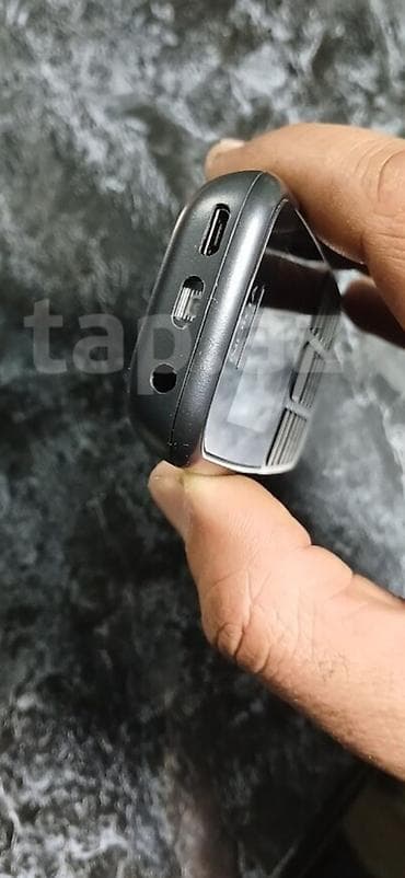 iphone 16 pro max qiymət: Nokia < 2 GB Memory Capacity, rəng - Qara, İki sim kartlı — 5