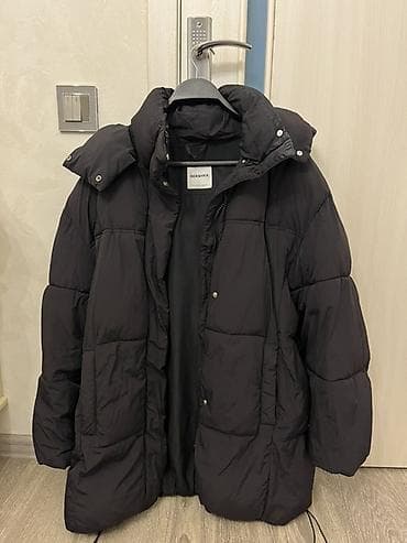 pencəy: Bershka qadın qış gödəkçəsi - Rəng: qara Oversizedır heçbir söküyü — 1