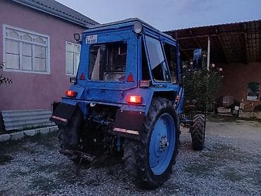 avtomobil kompressorları: Belarus MTZ 82.1 traktor. Model üzərində “Беларус MTZ 82.1” nişanı — 10