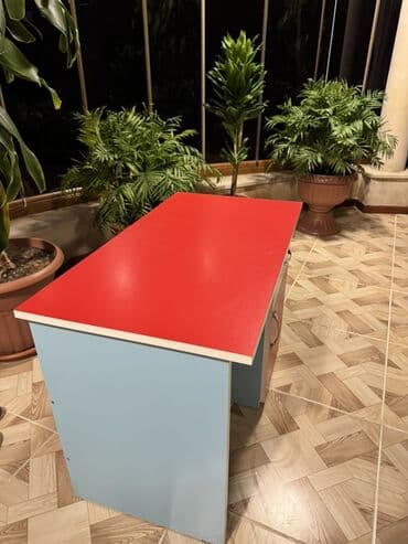 детская парта со стульчиком: Для девочки и мальчика, С выдвижными ящиками, Письменный стол, Без стульев — 2