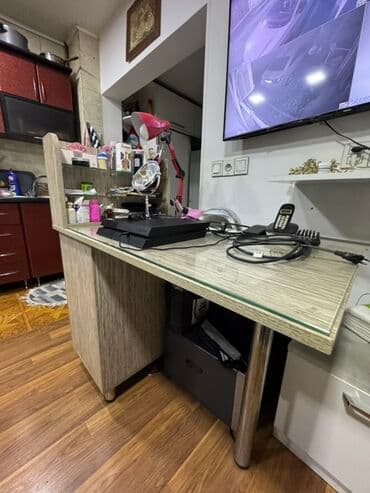 fırca: Düz masa, Siyirməsiz, Polkalı, Şüşə, Kredit yoxdur — 2