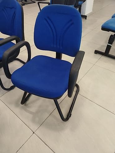OOfis ve kurs ucun stullar satilir 1 ededi 40azn.Cox sayda var en azi — 1