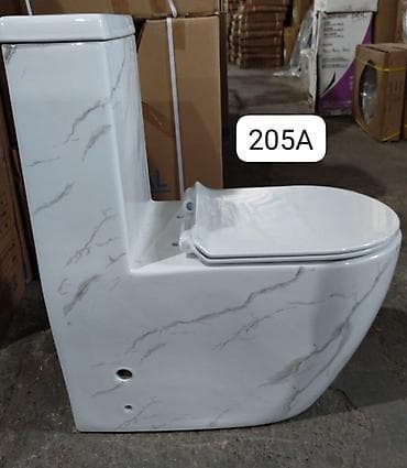 Unitaz. Unitazlar. Dekorlu model unitaz . Eyni belə dekorlu tülpanda