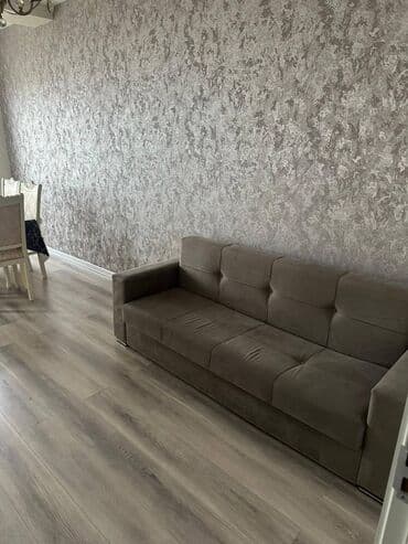 kiraye ev qarayevde: Yeni günəşli,Mərkəzi küçədə,Bazar storenin arxasında,17 — 2