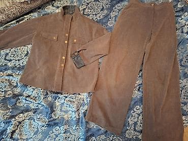 Qadınlar üçün iki hissəli kostyum dəsti - Rəng: açıq qəhvəyi/taun -