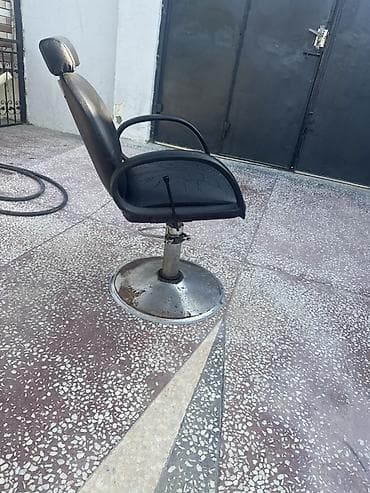 Bərbər kreslosu - Rəng: qara - Material: süni dəri oturacaq və bel