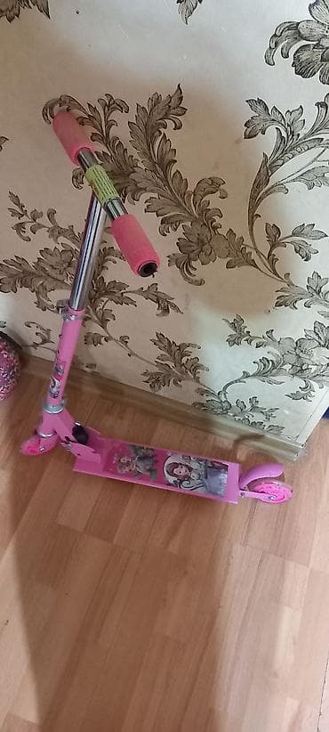 2 yas: Uşaq skuterı – qızlar üçün dizayn - Rəng: çəhrayı - Rəsm: gövdə və — 3